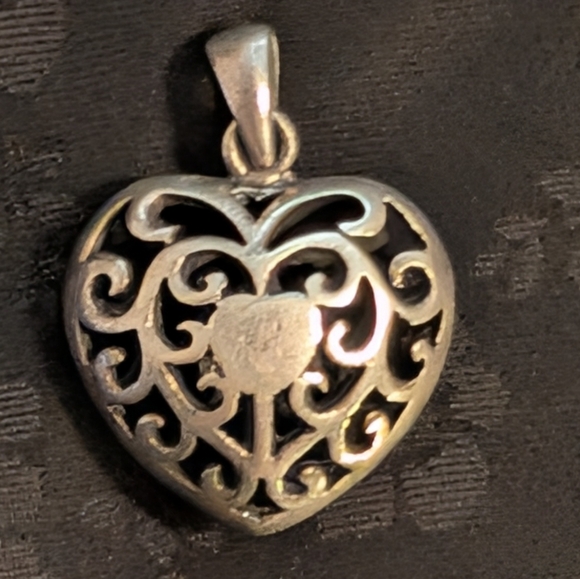 unknown Jewelry - Intricate Vintage Sterling Silver Heart Filigree Pendant